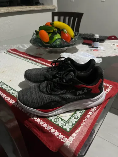 Vendo tênis fila novo original