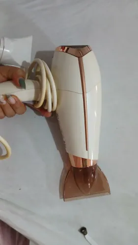 Vende se um secador de cabelo