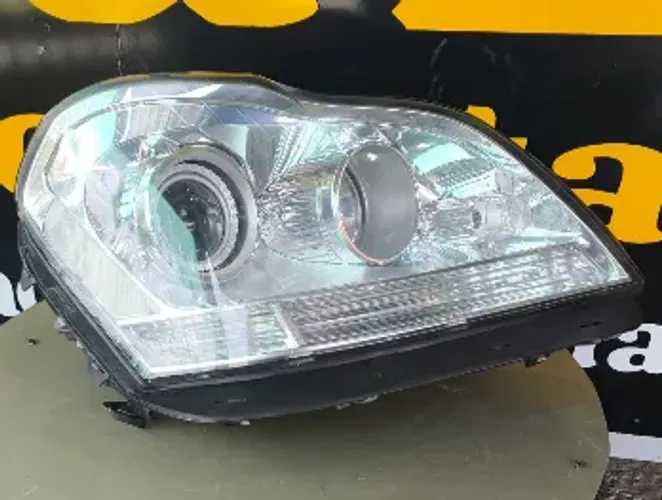 ? Farol Mercedes-Benz Classe GL (Geração X164) - Modelos GL350, GL450, GL500