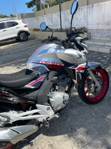 Honda CB250 F Twister CBS
