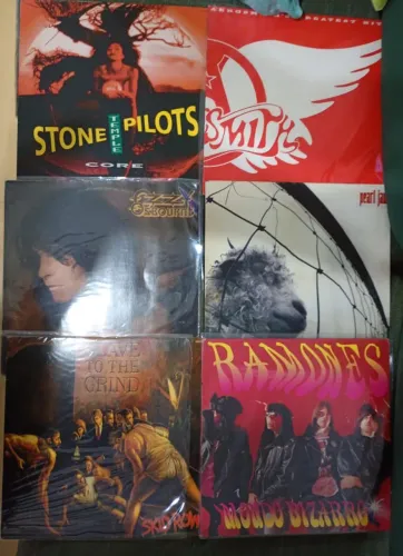 Lote 55 LP's (Vinil) de Rock anos 80/90