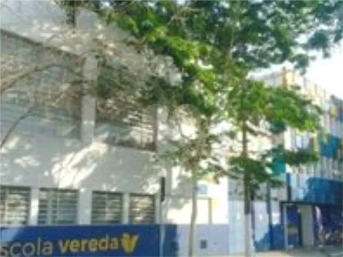 Galpão à venda ou para locação em Quarta parada - SP