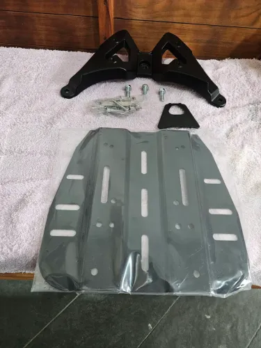 Suporte de Baú Zontes 350E + Base (Chapa de aço)