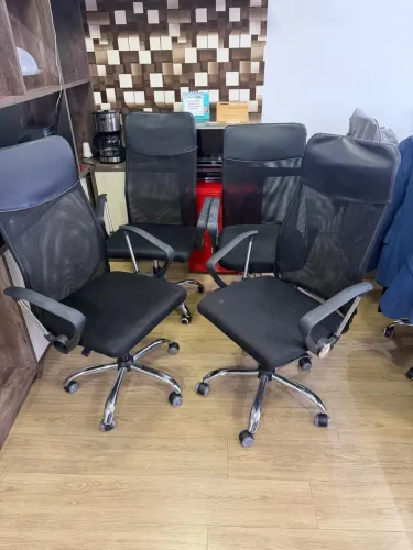 Cadeira de Escritório | Marca Prizi Venice base cromada