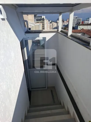 Cobertura de 2 dormitórios à venda no Centro