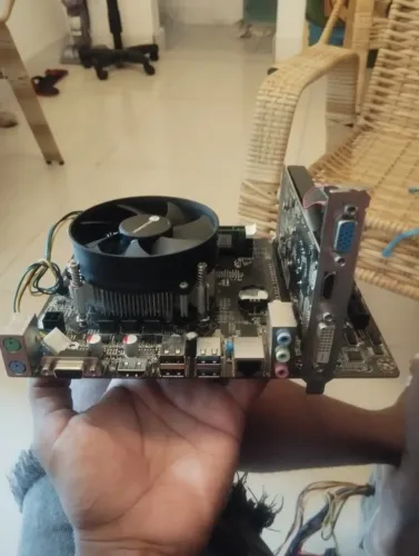 Placa mãe com processador I5 3470 e placa de GT730