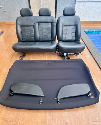 Bancos F250 novos + Forro de teto novo