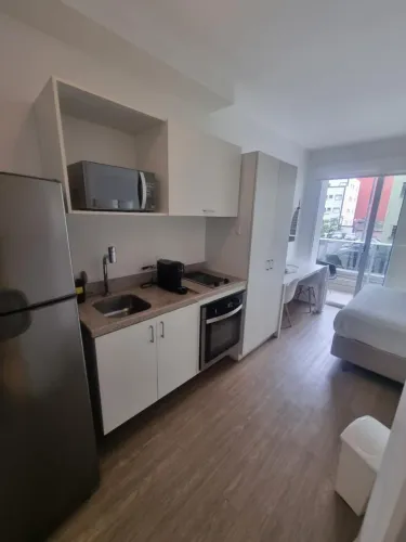 Lindo studio MOBILHADO 450 metros metro SE