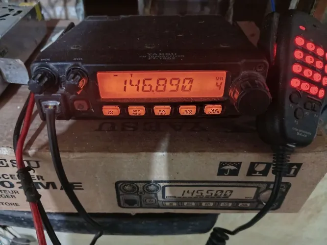 Rádio. 1802 na caixa