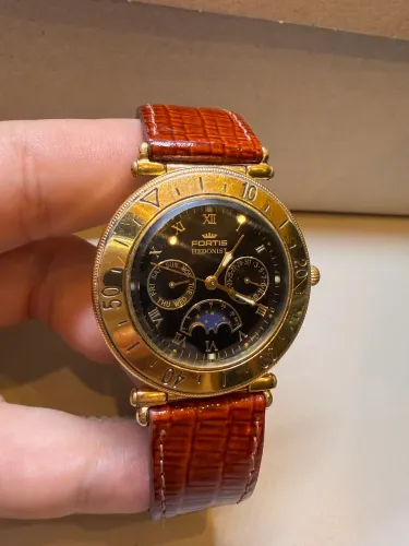 Relógio Fortis Hedonist Fases da Lua (Ouro)