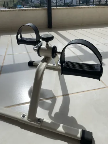 Mini Bicicleta Ergométrica Portátil para Braços e Pernas