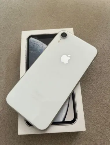 IPhone XR com caixa Todo original
