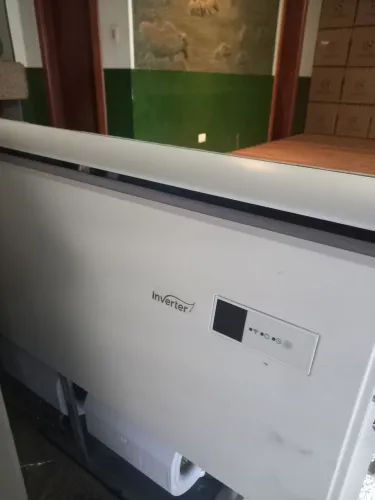 Ar condicionado split inverter Piso Teto Elgin 48000btus (R$ 7500,00 no Pix)