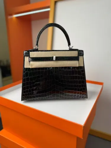 BOLSA HERMES MINI KELLY SELLIR COURO