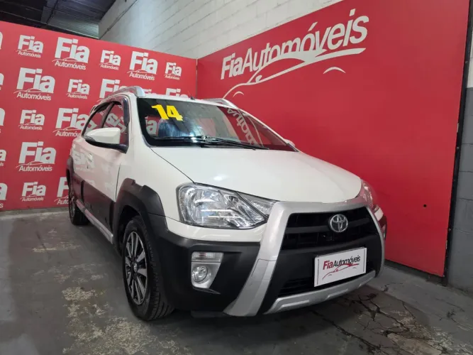 Toyota Etios Cross 1.5 Flex 16V 5P Mec. 2014