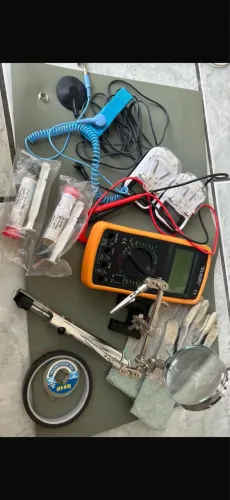 Kit Iniciante Manutenção de Celulares / Bancada (Multímetro, Terceira Mão e Acessórios)