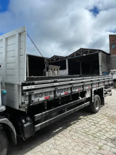 Carroceria madeira