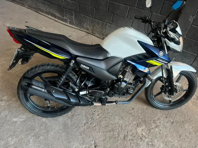 Fazer 150 2021 baixo km