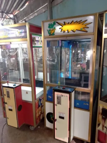 Máquina de pegar ursinho de pelúcia