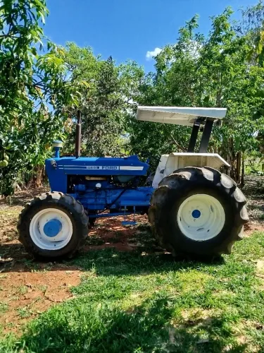 Vendo trator Ford 6600 4x4