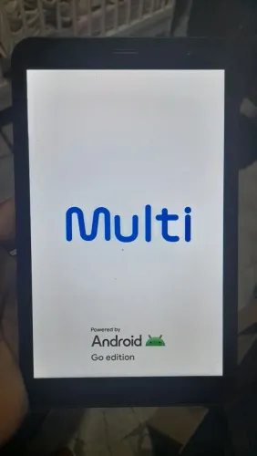Tablet todo perfeito com caixa e carregador.