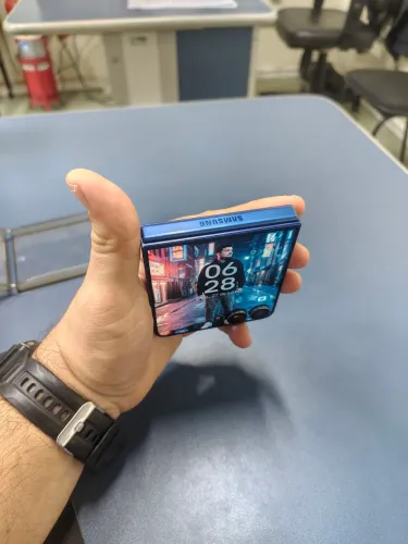 Samsung Galaxy Z Flip 7