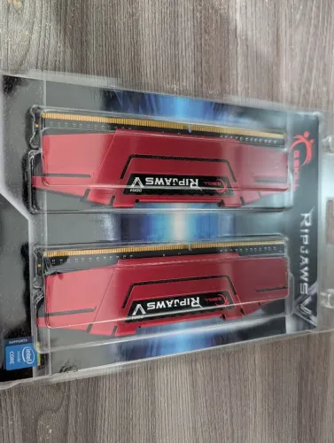 Memória RAM DDR4 G.Skill Ripjaws V F4-3200C16D-16GVRB 2x8GB