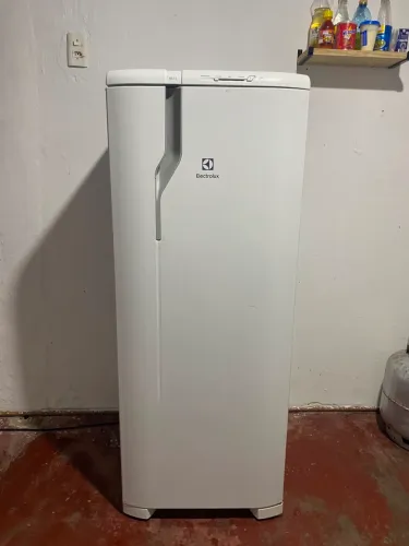 * ? Vendo Geladeira Electrolux segunda mão  - Valor Negociável