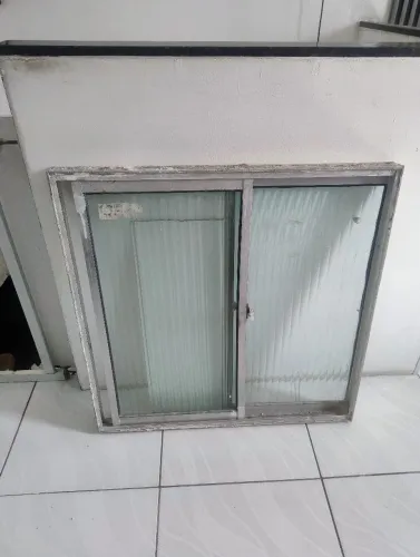 Janela de vidro 80x80