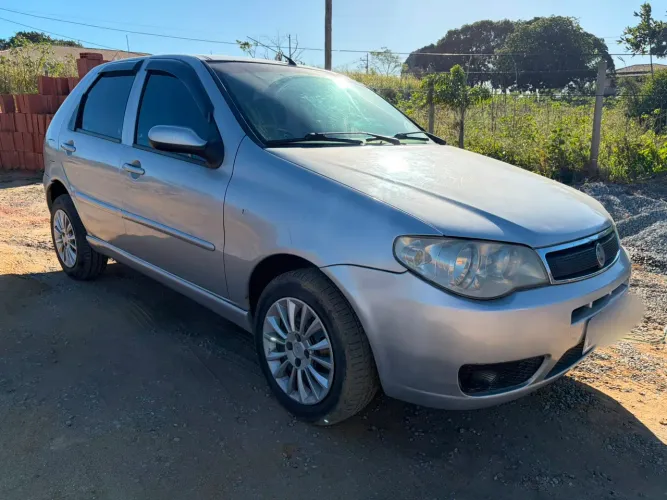 Fiat Palio HLX 1.8 MPI Flex 8V 4P 2005