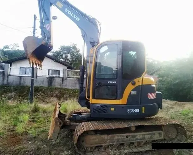 Mini Escavadeira Volvo ECR88 Plus 