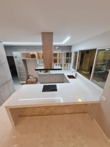 Pia em porcelanato