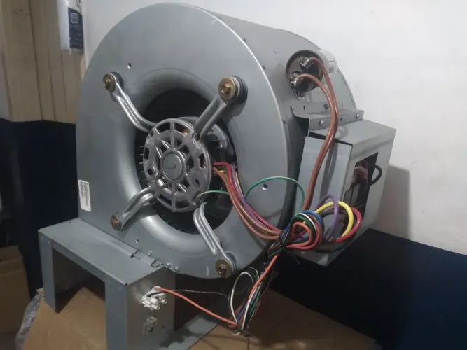 Turbina com motor para exaustor Rheem  50 X 50 X 28