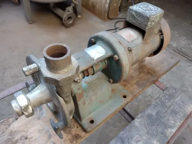 Bomba Centrifuga Fristam FP 722, Inox, No Estado.