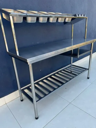 Mesa condimentadora inox com porta bisnagas_ projetos inox.