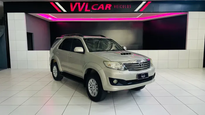 Toyota Hilux SW4 SRV D4-d 4X4 3.0 TDI Dies. AUT 2015