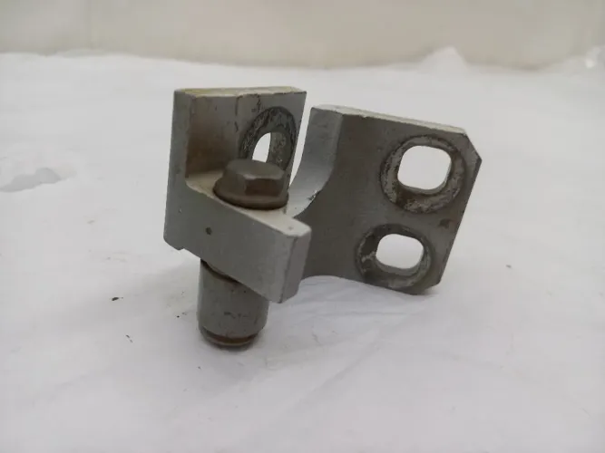 Dobradiça porta traseira Fiat Uno 04/11