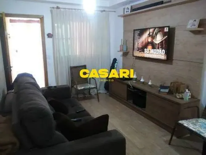 Sobrado à Venda na Vila Pires 3 Dormitórios, Suíte e Churrasqueira Santo André/SP