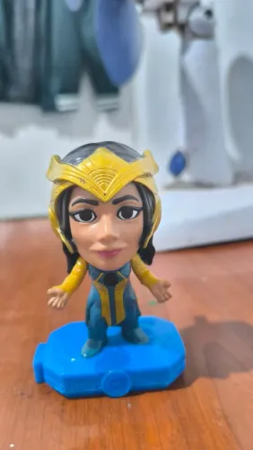 Boneca colecionável Eternos McDonald's (Eternals Marvel)