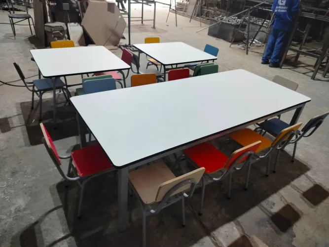 Mesas e cadeiras infantil 10 lugares 