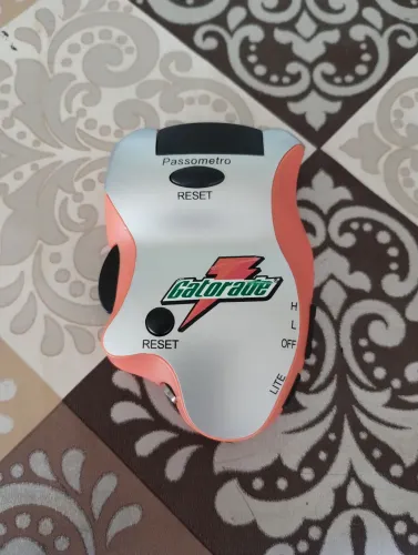 Passômetro Gatorade Lite com rádio fm