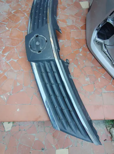Grade Dianteira Tiida ORIGINAL 