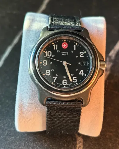 Vintage VICTORINOX SWISS ARMY 25378 Black Swiss Made - Anos 00s