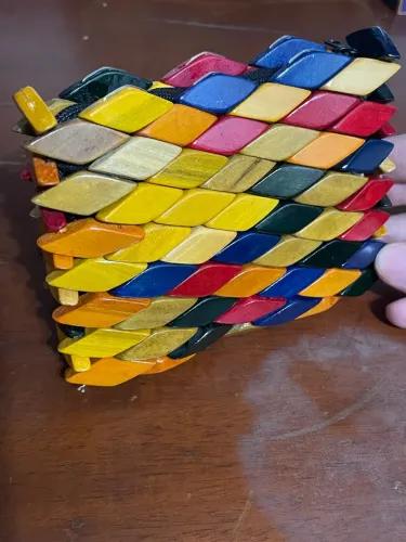 Bolsa Artesanal de Madeira Colorida