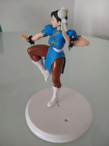 Action figure chun-li street fighters - favor ler anúncio