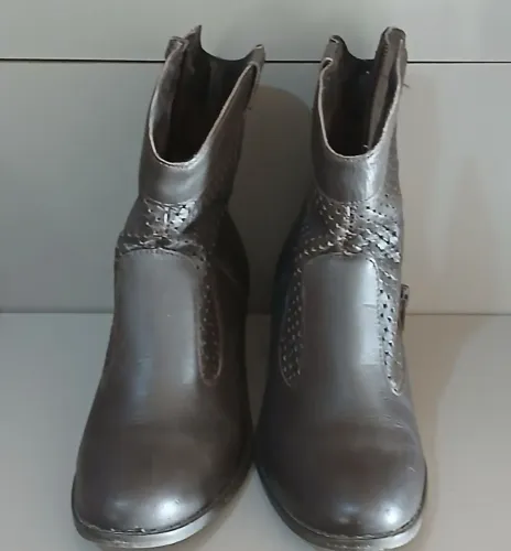 Botas Femininas Cano Curto - Elegância e Conforto