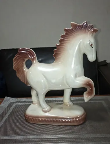 Escultura de Cavalo Porcelana