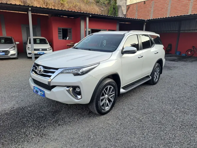 Toyota Hilux SW4 SRX 4X4 2.8 TDI 16V Dies. Aut. 2019