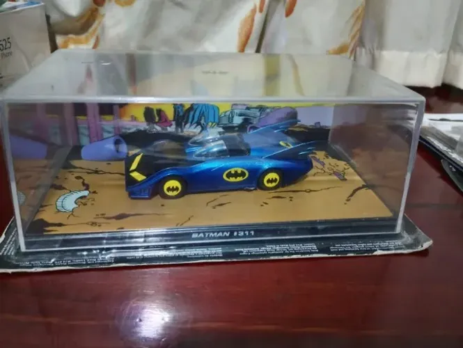 Batmóvel Batman 311 - Escala 1:43 - Eaglemoss