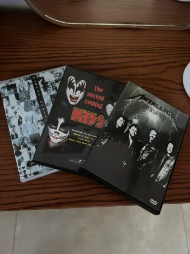 DVD Metallica, Kiss e Alanis
